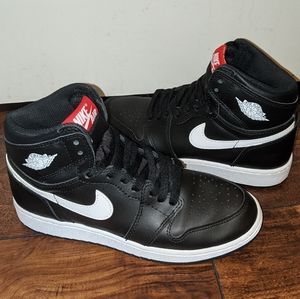 Nike Air Jordan 1 Mid Black and White
